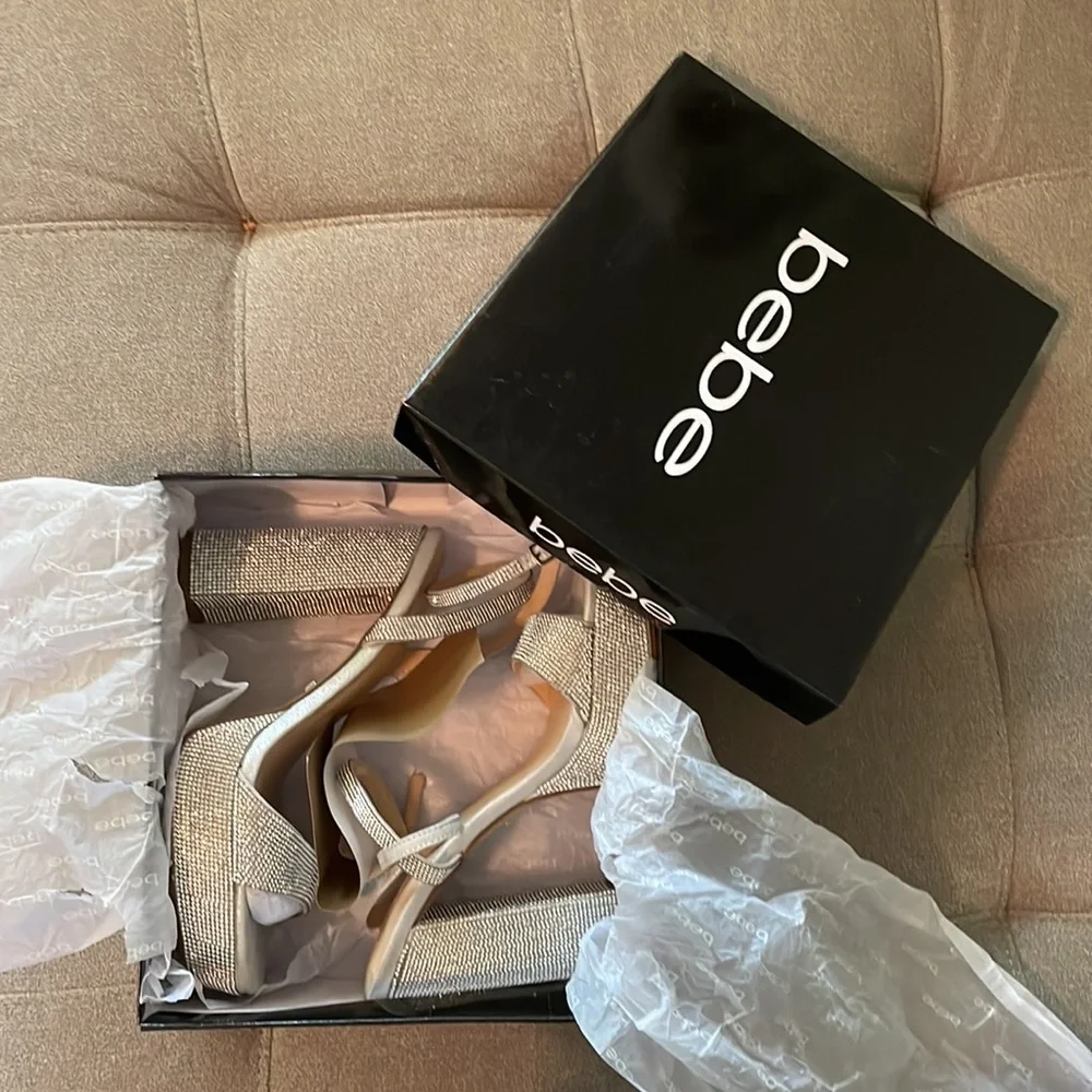 Bebe Areli Silver Platform Block Heels - Picture 11 of 12